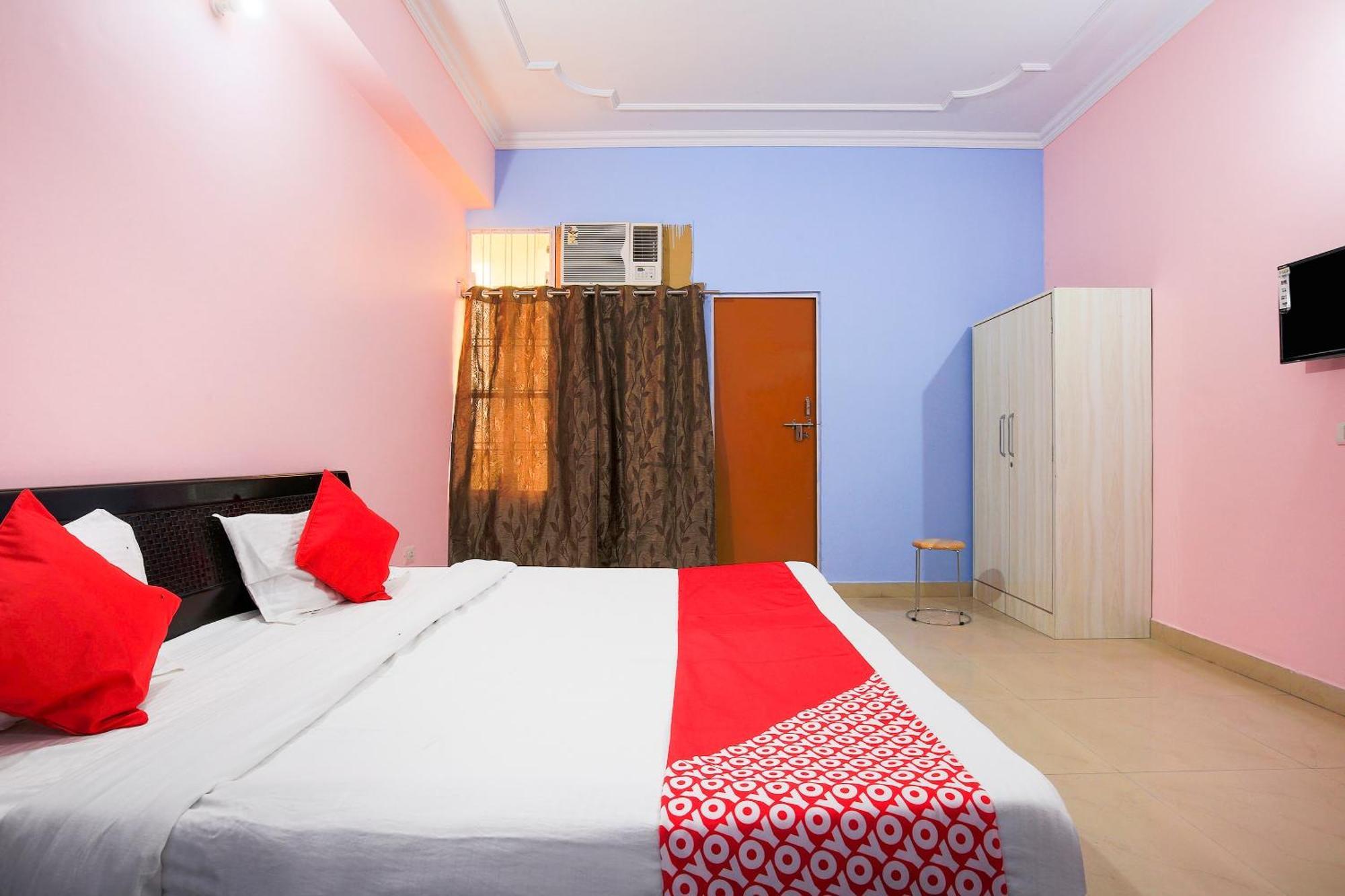 Oyo Flagship 37109 Mangalam Guest House Chinhat Exterior photo